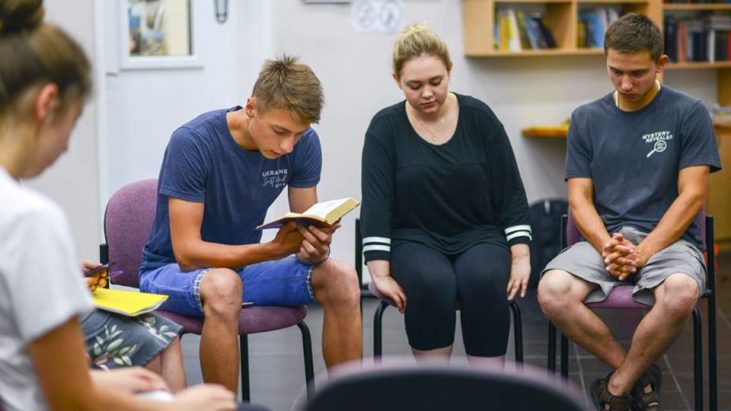 Утро начинаем с молитвы